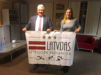 Latvijas Triatlona federācijas kopsapulcē ievēlēts jauns federācijas prezidents un valdes locekle